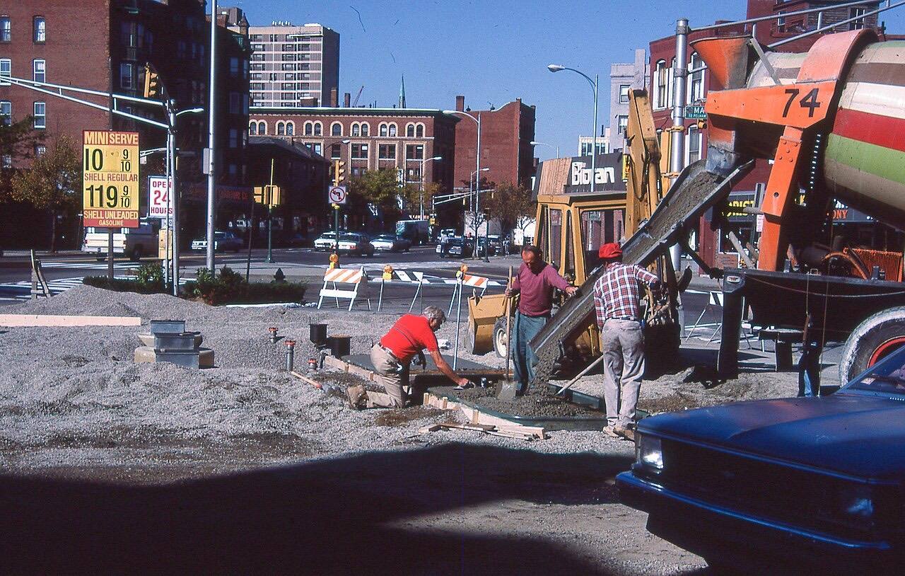 February, 1986 - CAMBRIDGE, Massachusetts - Cambridge Shell Station