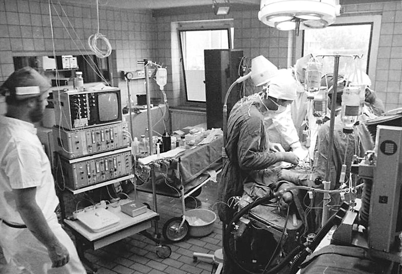 Bundesarchiv Bild 183-1989-0222-302, Rostock, Universitätsklinik, Tierexperimentelles Zentrum