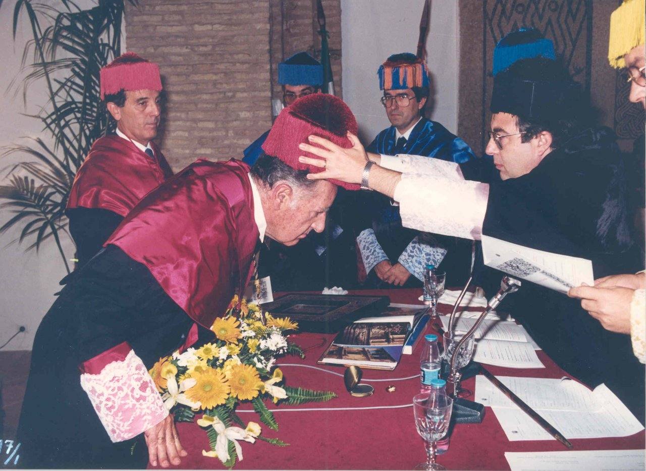 Nombramiento de Manuel Albaladejo como doctor honoris causa por la Universidad de Córdoba (26 de abril de 1988).