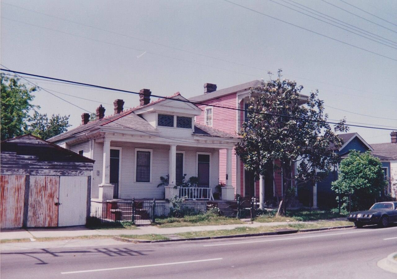 325 S. Galvez Street New Orleans, 28 April 1992 - 01