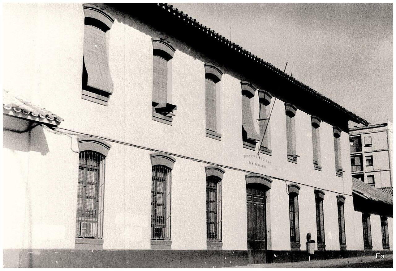 Fachada del Hospital Militar San Fernando de Córdoba (España).