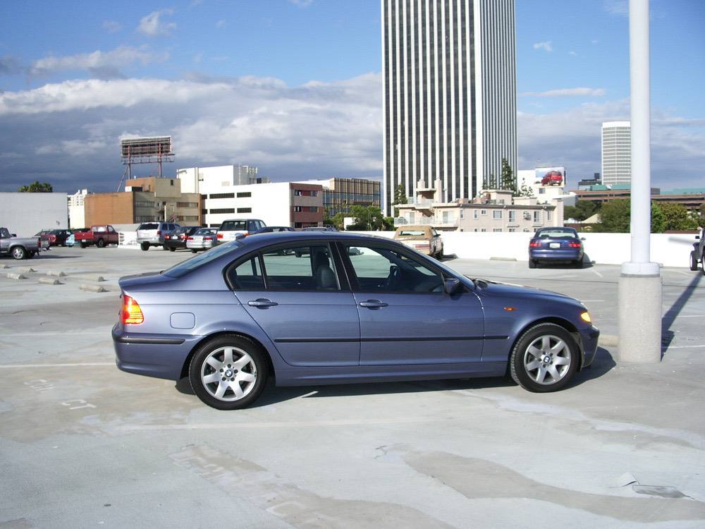 2004 BMW 325i (US) - Flickr - skinnylawyer