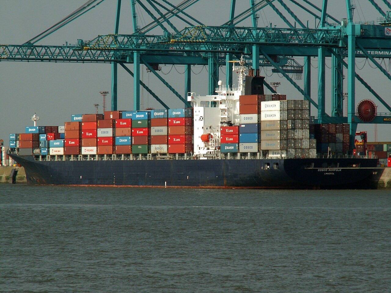 Cosco Norfolk IMO 9064841, at the Amazone harbour, Port of Rotterdam, Holland 12-Oct-2005.