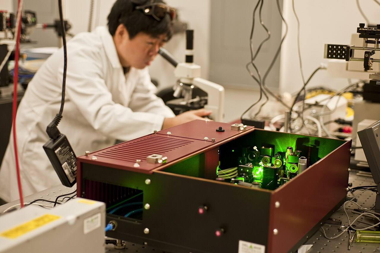 Optical Therapeutics and Medical Nanophotonics Laboratory