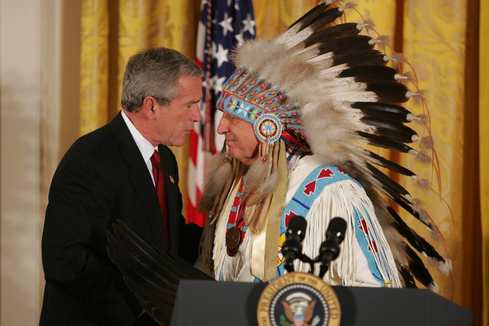 George W. Bush greets Benjamin Nighthorse Campbell
