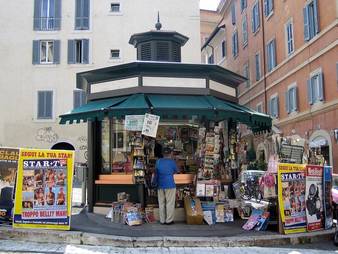 A newspaper and magazine stand in the largo della Moretta.