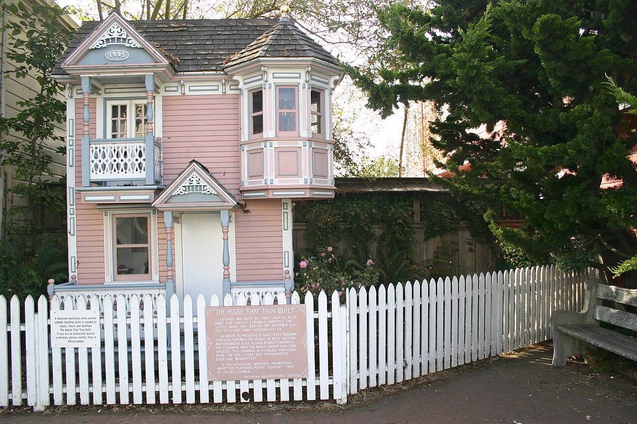Dollhouse Main Street Ferndale 2005