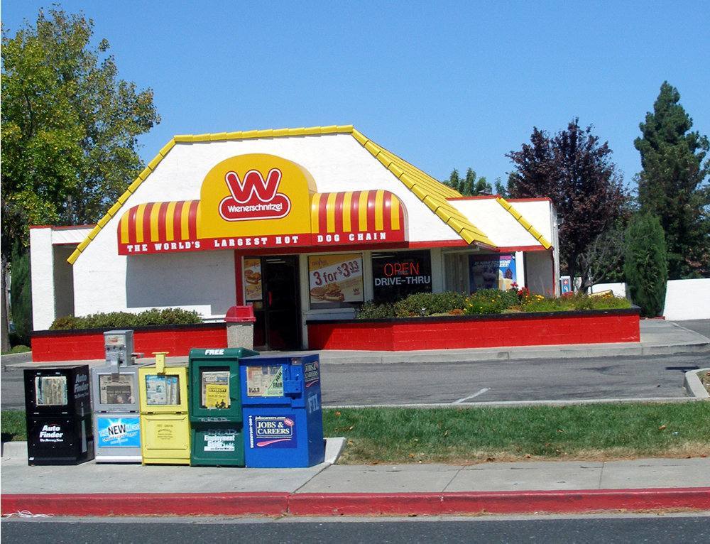 A Wienerschnitzel fast food restaurant in Sunnyvale. Photographed on September 12, 2005 by user Coolcaesar.