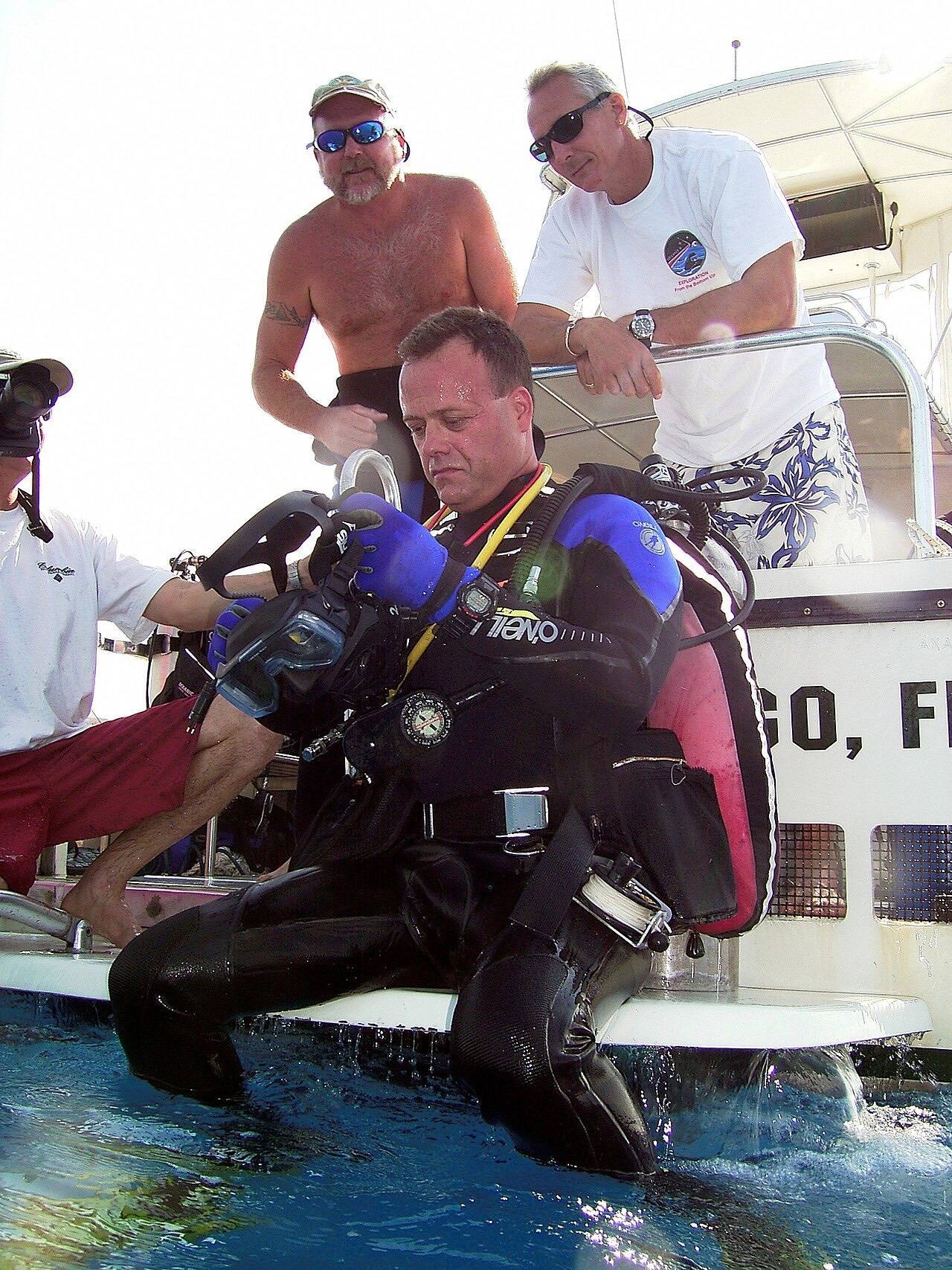 NEEMO 9 Garan splashdown