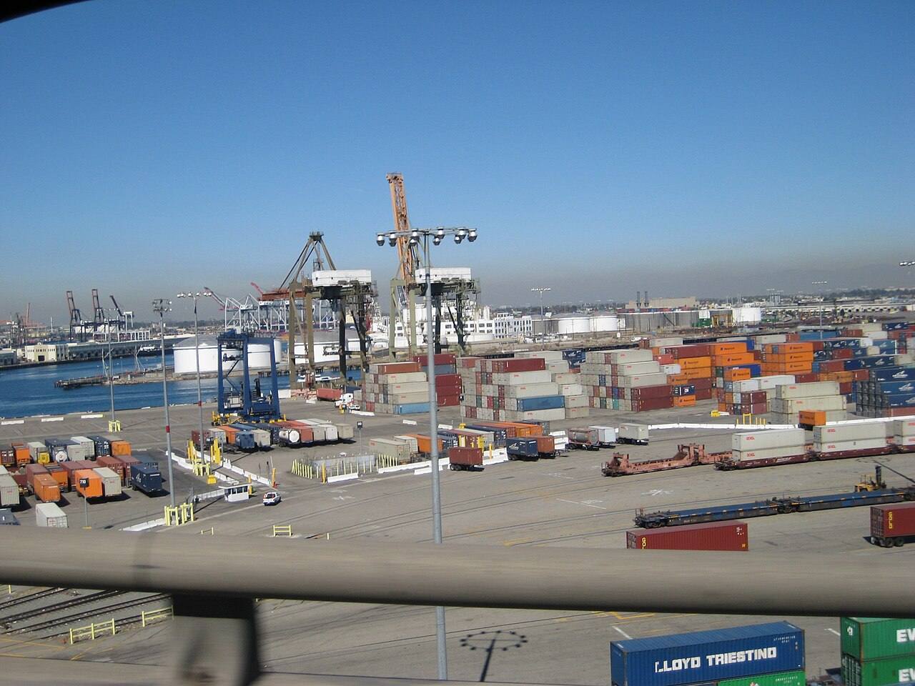 Long Beach container port
