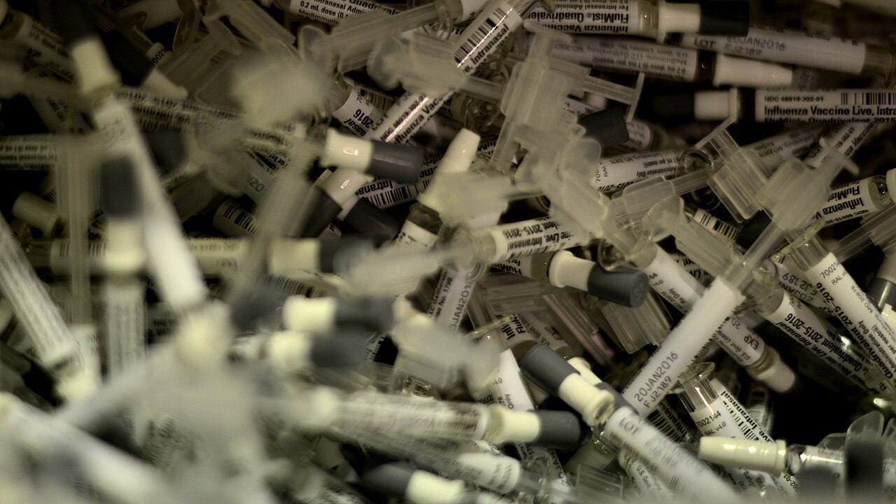 One flu, one shot, Team Aviano gets vaccinated 151014-F-IT851-011