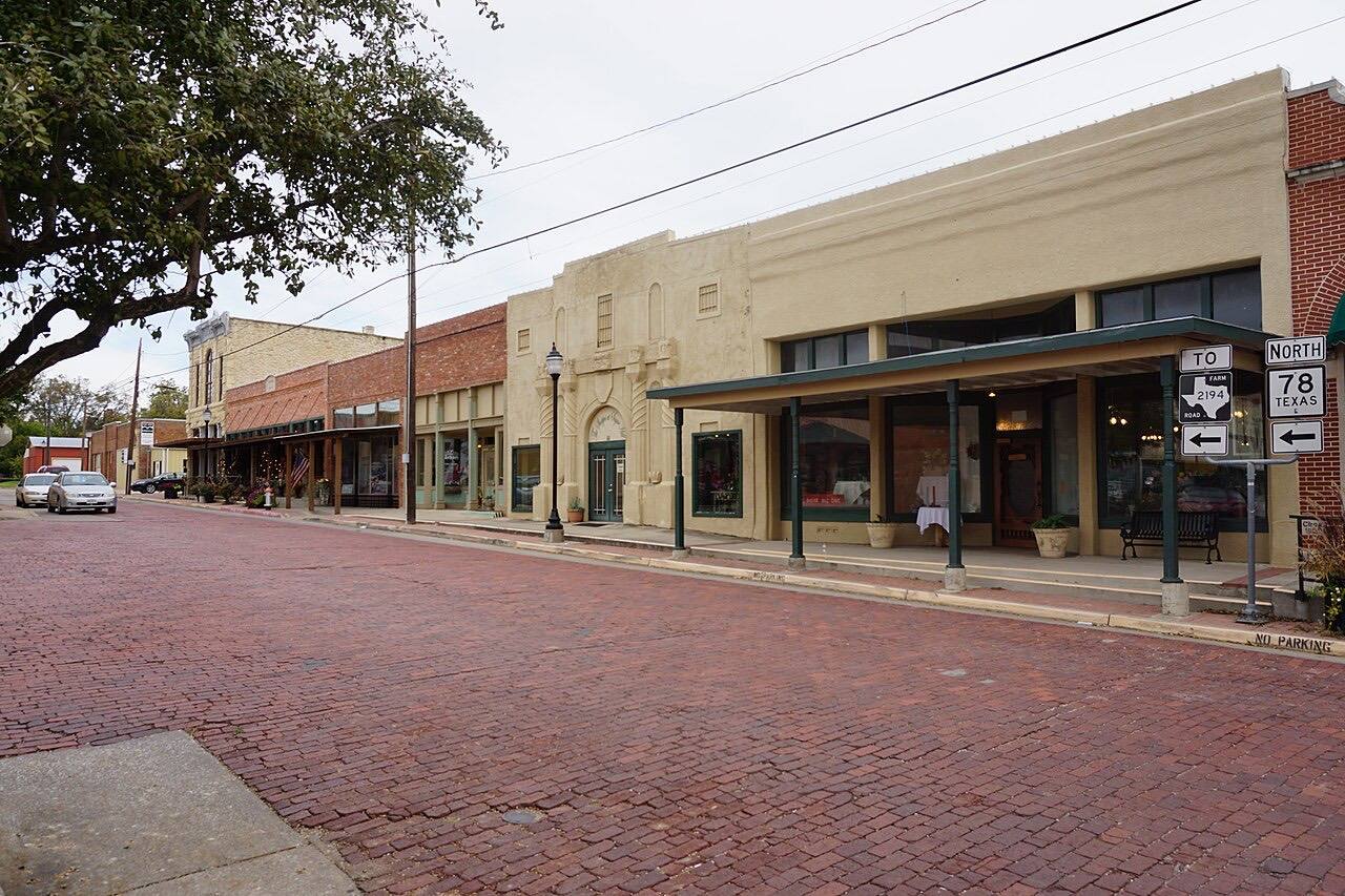 Main Street in Farmersville, Texas (United States).