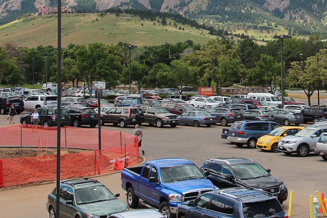 Boulder King Soopers parking lot (Green Mountain - panoramio (2) (cropped))