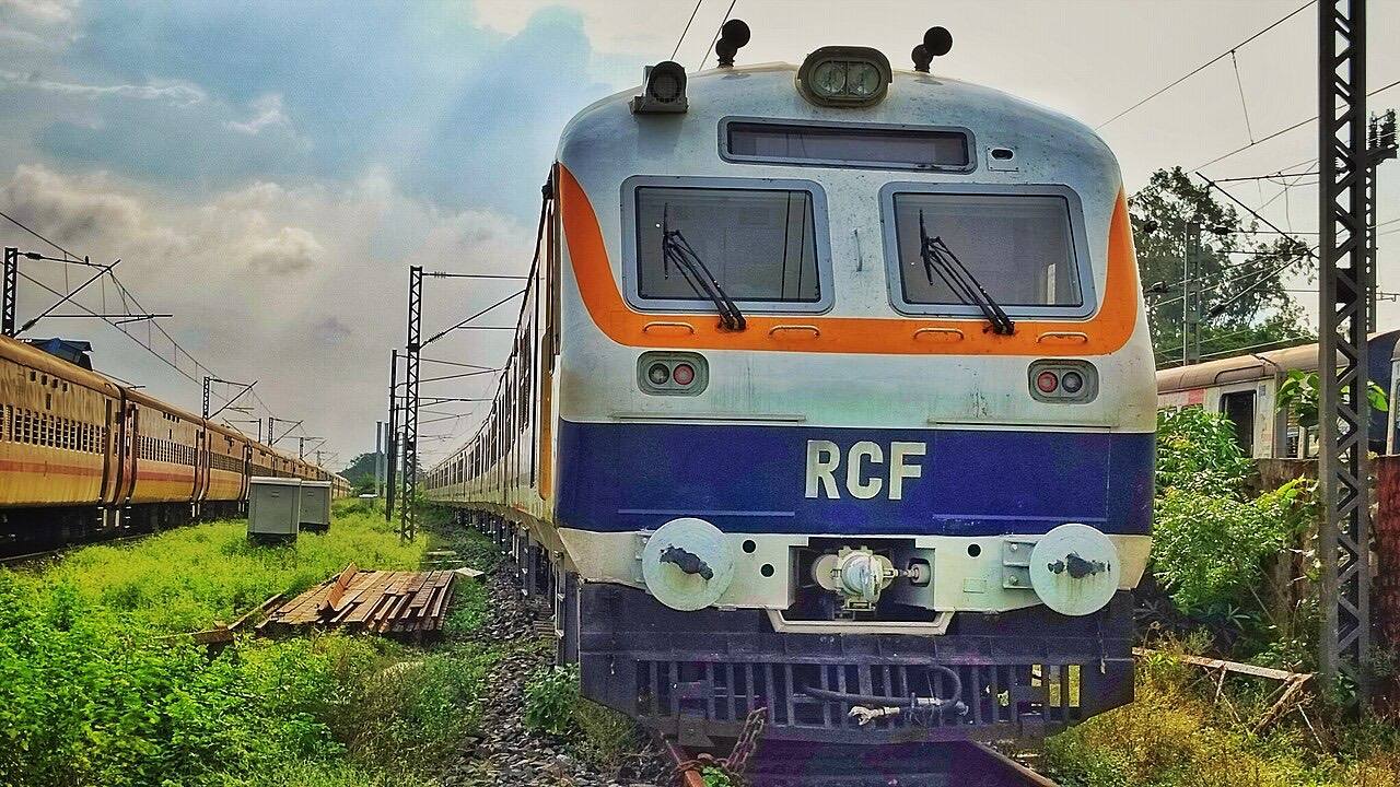 The brand new second but thirtd RCF made MEMU stabled at panskura EMU trip shed