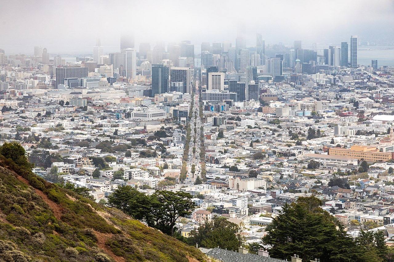View from the Twin Peaks to the neighborhoods around Downtown, San Francisco, USA
