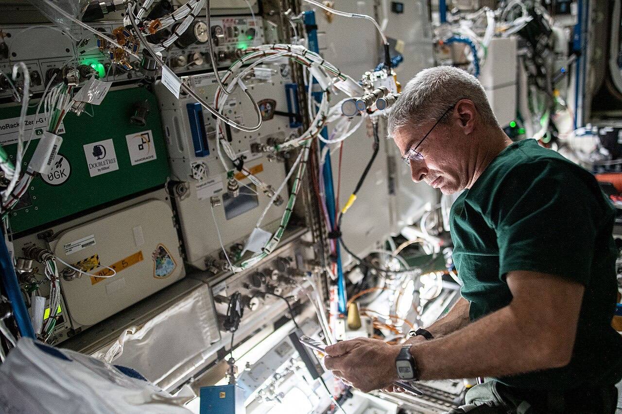 ISS-65 Mark Vande Hei works on a space biology research platform